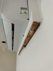 冷氣面板蛀蝕