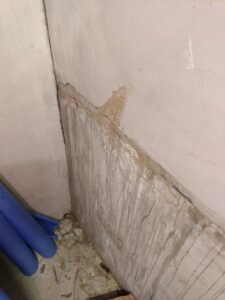 倉庫內紙箱清除完留下的痕跡