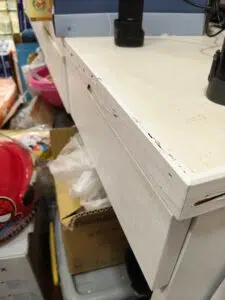 櫃子白蟻侵蝕